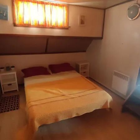 펜션 Pretty Barge In 에그모르트